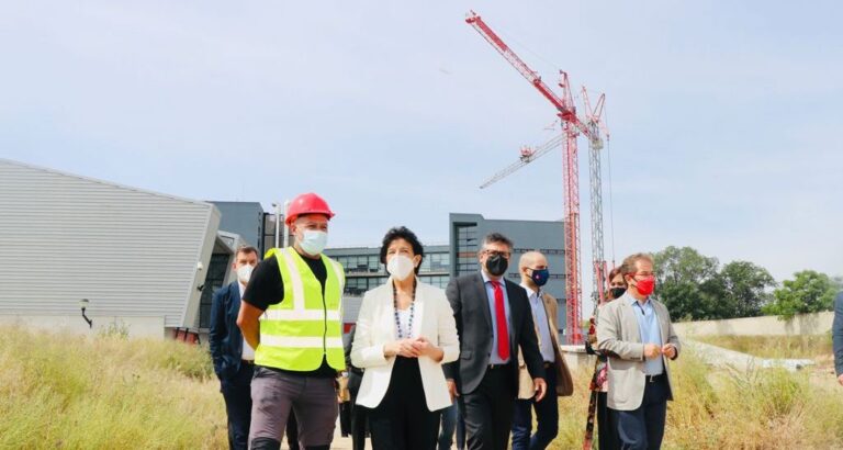 La fins fa poc ministra d’Educació i FP, Isabel Celáa, visitant el Centro de Formación de la Fundación Laboral de la Construcción. | Foto: FLC