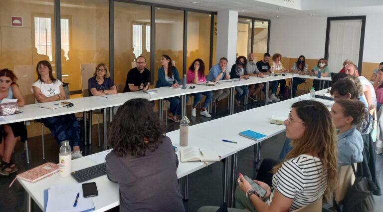 Reunió de la Xarxa d'Orientació del Prat, aquest dijous. | Foto: Ajuntament del Prat de Llobregat