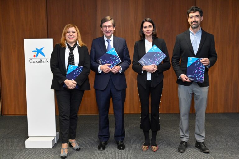 Mónica Moso, José Ignacio Goirigolzarri, Paula San Luis i Juan Gamboa, en la presentació de l'estudi. | Foto: CaixaBank.