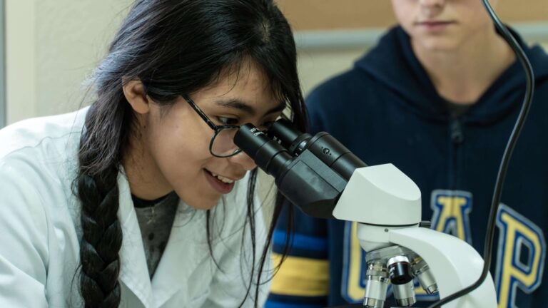 La bretxa de gènere no afavoreix a augmentar la presència de les dones en famílies professionals històricament masculinitzades | Foto: Institut Guillem Catà