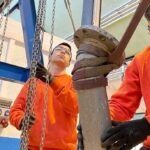 Alumnes de Mecatrònica Industrial de l'institut Pere Martell als mòduls de sistemes mecànics i processos de fabricació | Institut Pere Martell.
