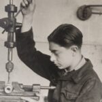 Una imatge dels anys 50 de l'escola de Formació Professional dels Jesuïtes del Clot. | Foto: Fundació Jesuïtes Educació