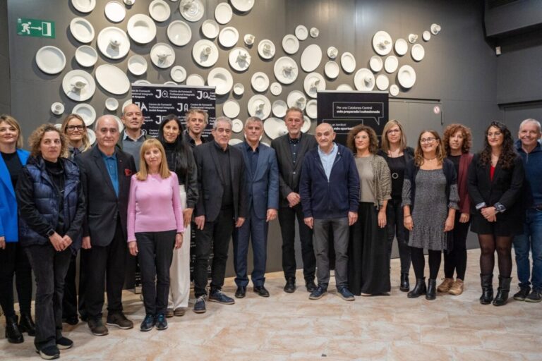 El Consell de Formació i Empresa del nou Centre de Formació Professional Integrada JOVIAT-AMPANS | JOVIAT-AMPANS.