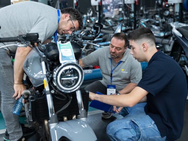 La jornada va reunir més de 1.200 assistents i 75 empreses del sector de l'automoció. | Foto: F.M.