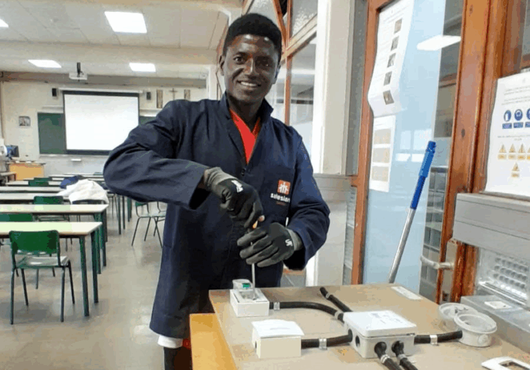 Algaie Jarju, durant les pràctiques als Salesians de Sarrià. | Foto: cedida.