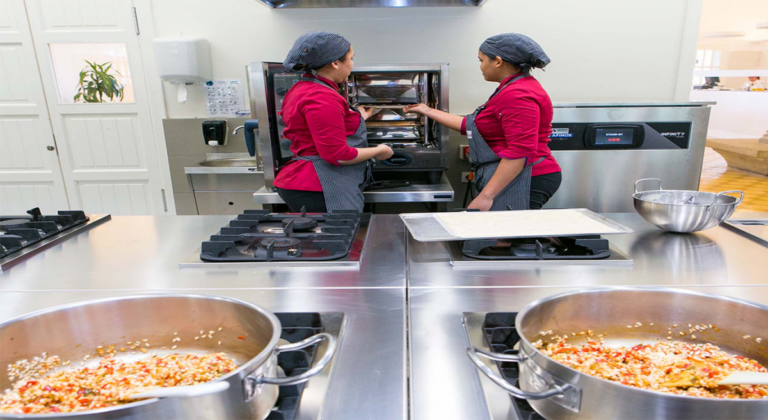 ActualitatDues microcredencials perquè l’empresa pugui treure tot el rendiment de l’FP Dual L'FP Dual pot ser una via molt útil per formar aprenents i trobar relleu generacional. | Foto: Grameimpuls.