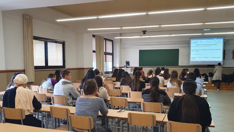 Un moment de la prova de l'any passat per accedir a un grau universitari en Educació Infantil o Primària. | Foto: Generalitat de Catalunya.