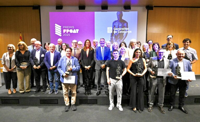 ActualitatEls Premis FPCAT reivindiquen «el trinomi format per alumnat, centres i teixit empresarial» Foto de família dels guardonats amb els Premis FPCAT 2026. | Foto: cedida.